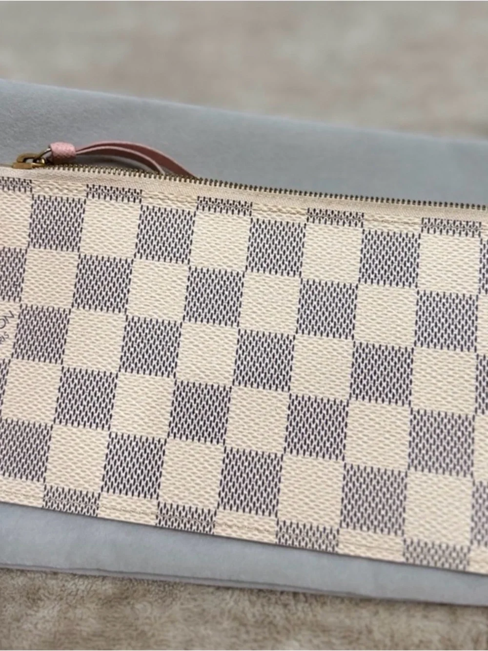 Louis Vuitton Damier Azur Zippy Pouch - with Ballerine pink inside